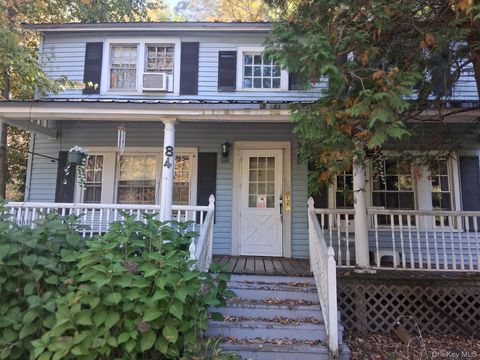 Homes For Sale - 84 North Road<br/> Red Hook, NY 12571