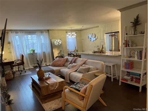 Condo For Rent - 4 Consulate Drive #1C<br/> Westchester County, Tuckahoe, NY 10707