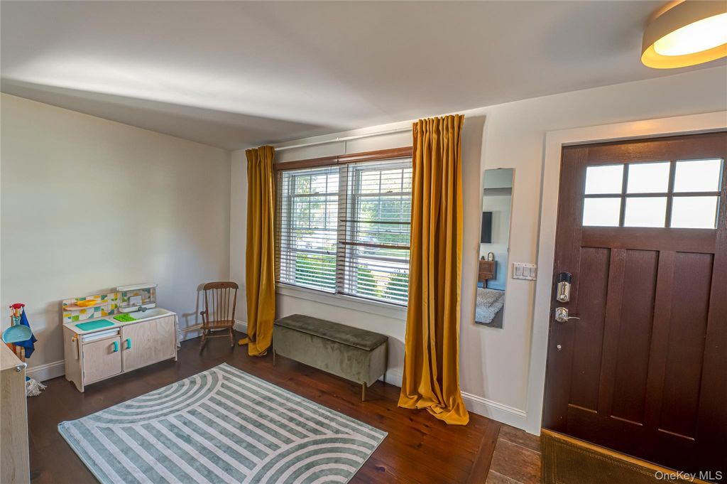 Photo of 19 William Avenue, East Islip, NY 11730 (MLS # 921856)
