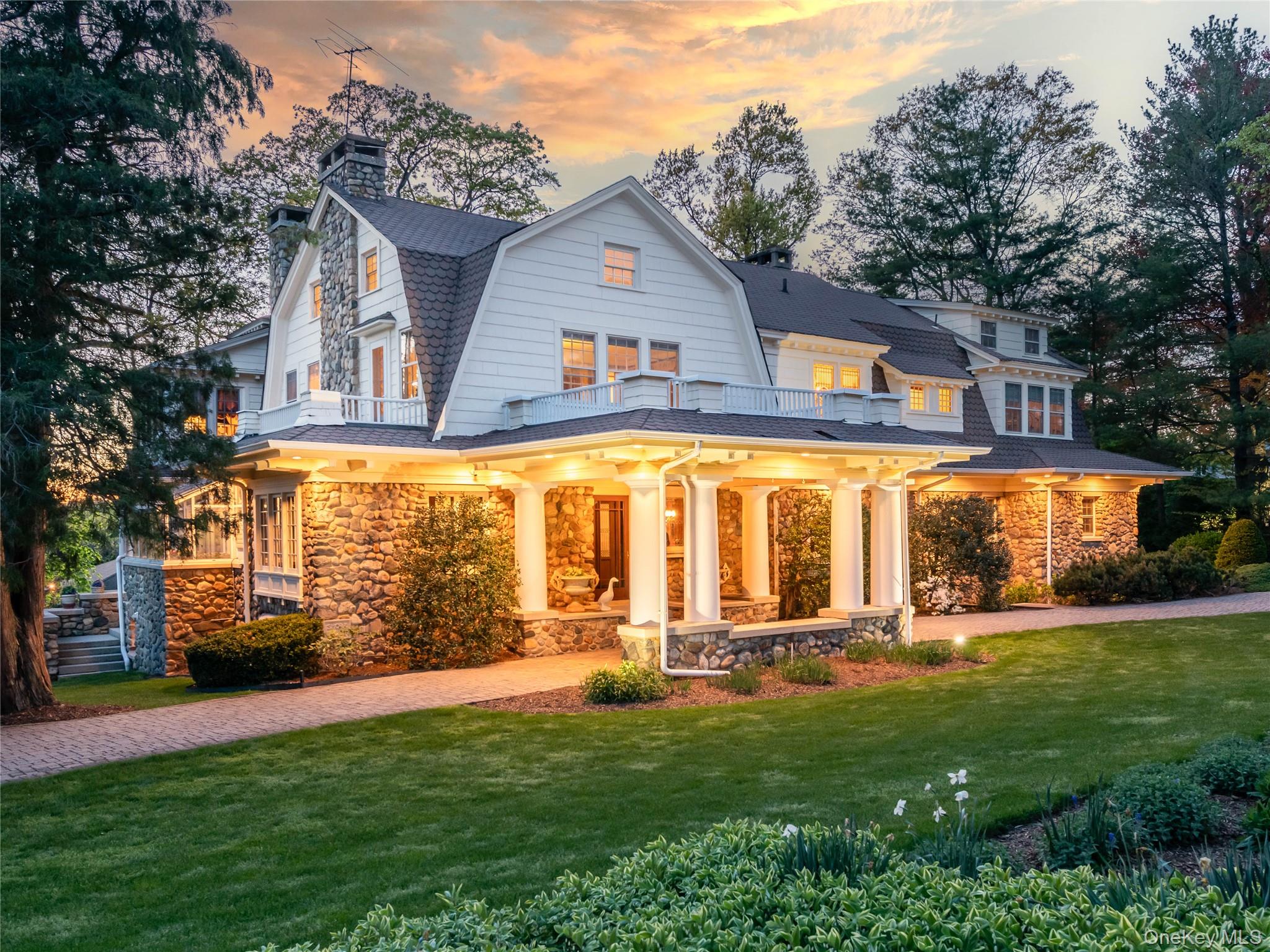 25 West Drive