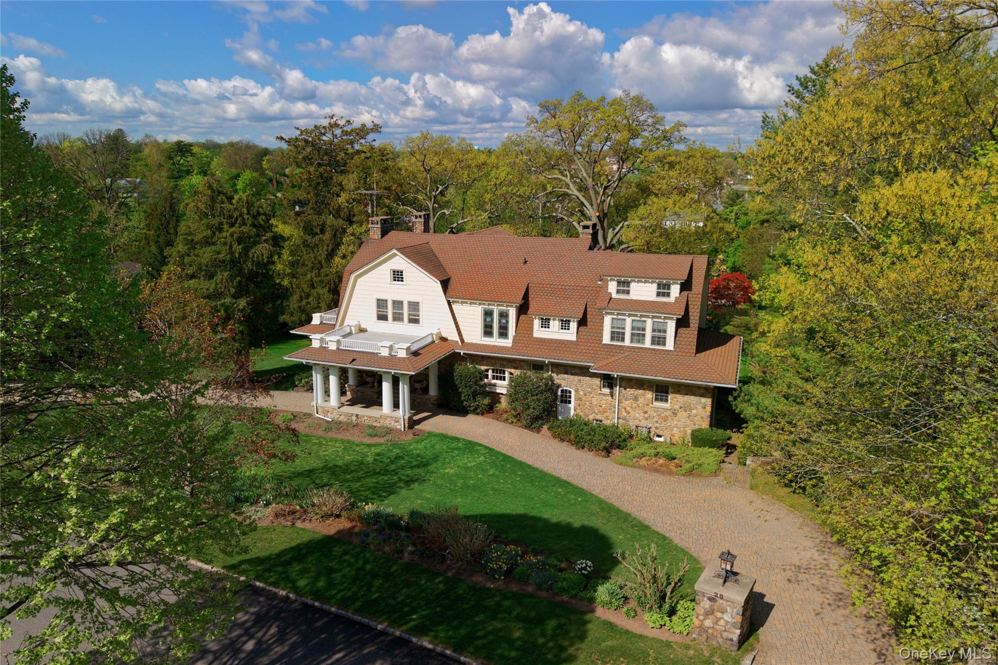 25 West Drive