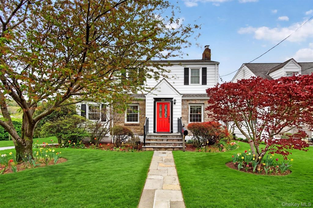 Photo of 54 Seneca Avenue, White Plains, NY 10603 (MLS # 990689)