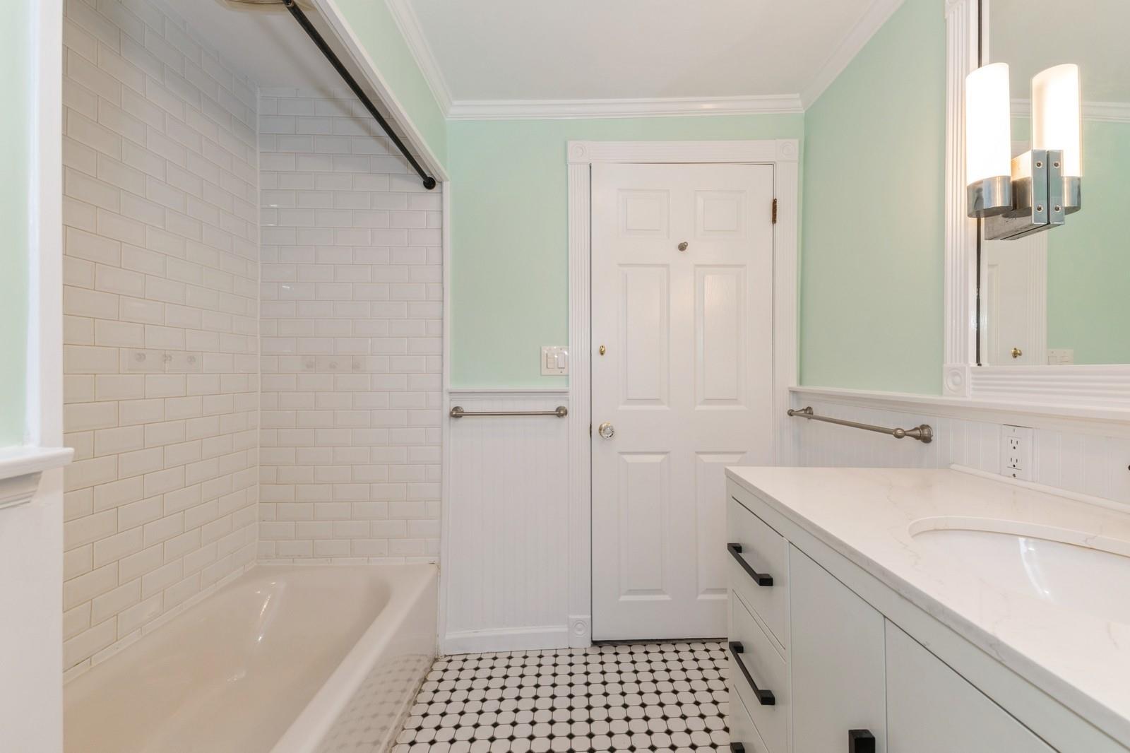 96 Carman Avenue, Woodmere, New York image 8