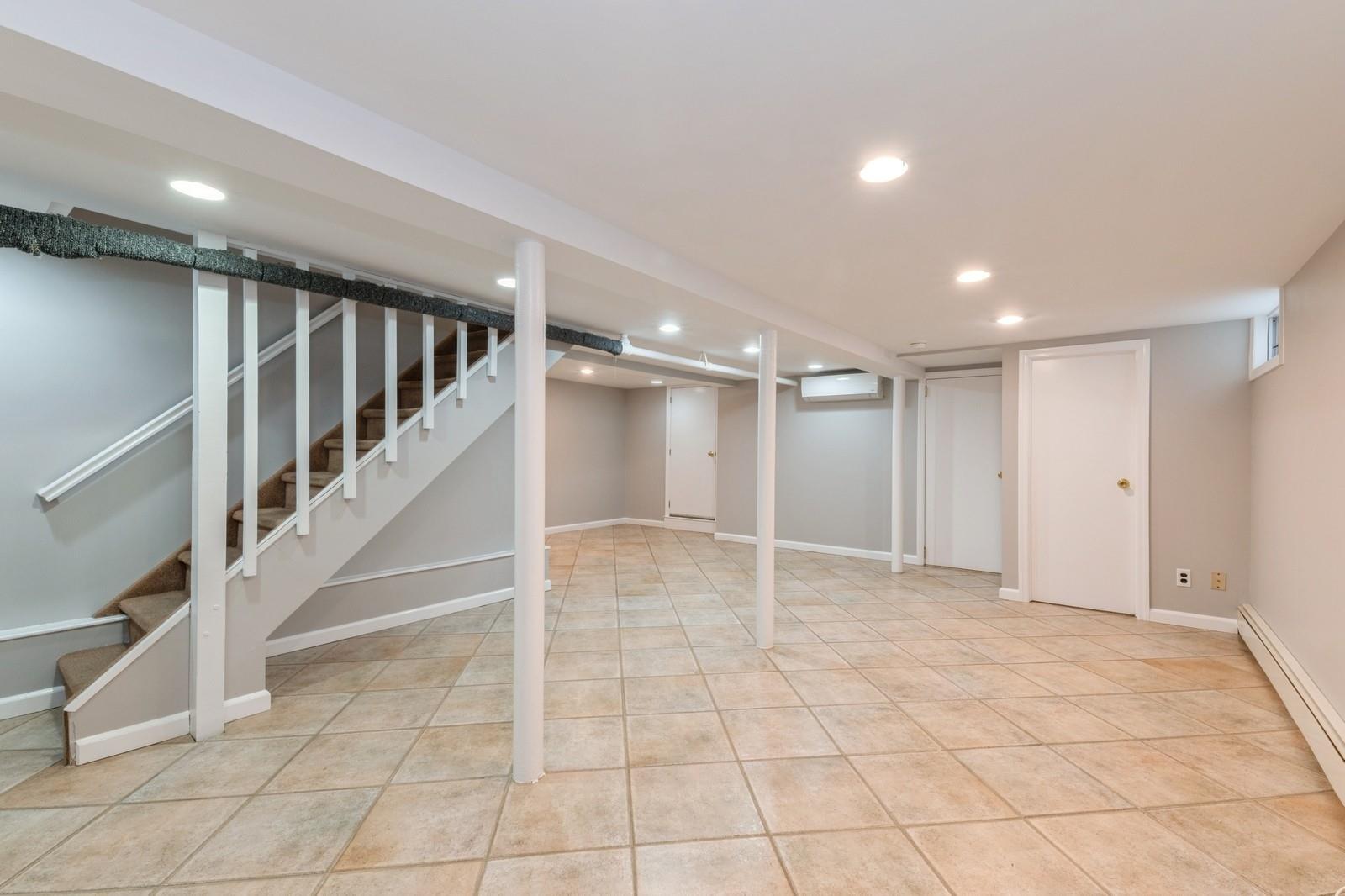 96 Carman Avenue, Woodmere, New York image 11