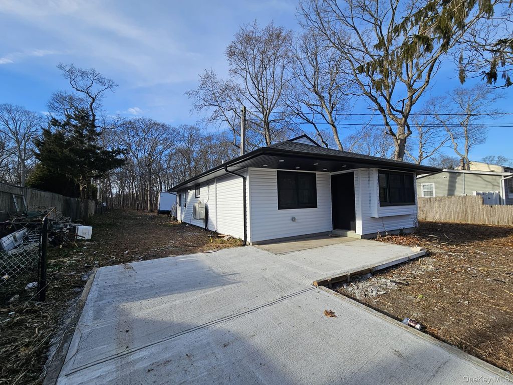 Photo of 52 Crystal Beach Boulevard, Moriches, NY 11955 (MLS # 951723)