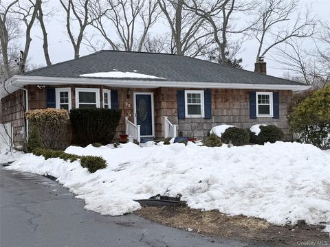Photo of 23 Gray Avenue, Medford, NY 11763 (MLS # 951432)