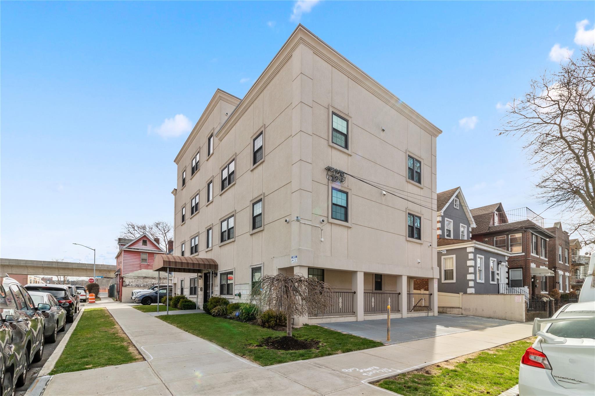 135-04 102 Avenue