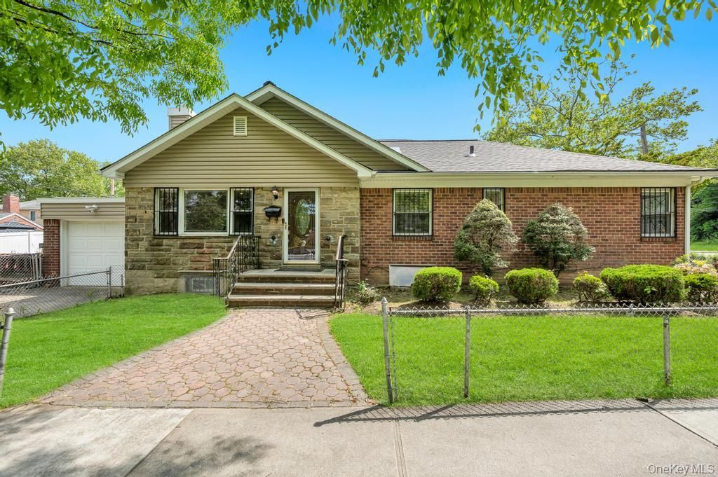 Photo of 17504 50th Avenue, Fresh Meadows, NY 11365 (MLS # 998119)