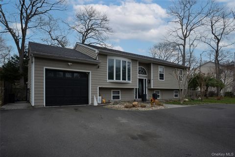 131 Clinton Avenue, Mastic, NY 11950 - MLS#: 985934