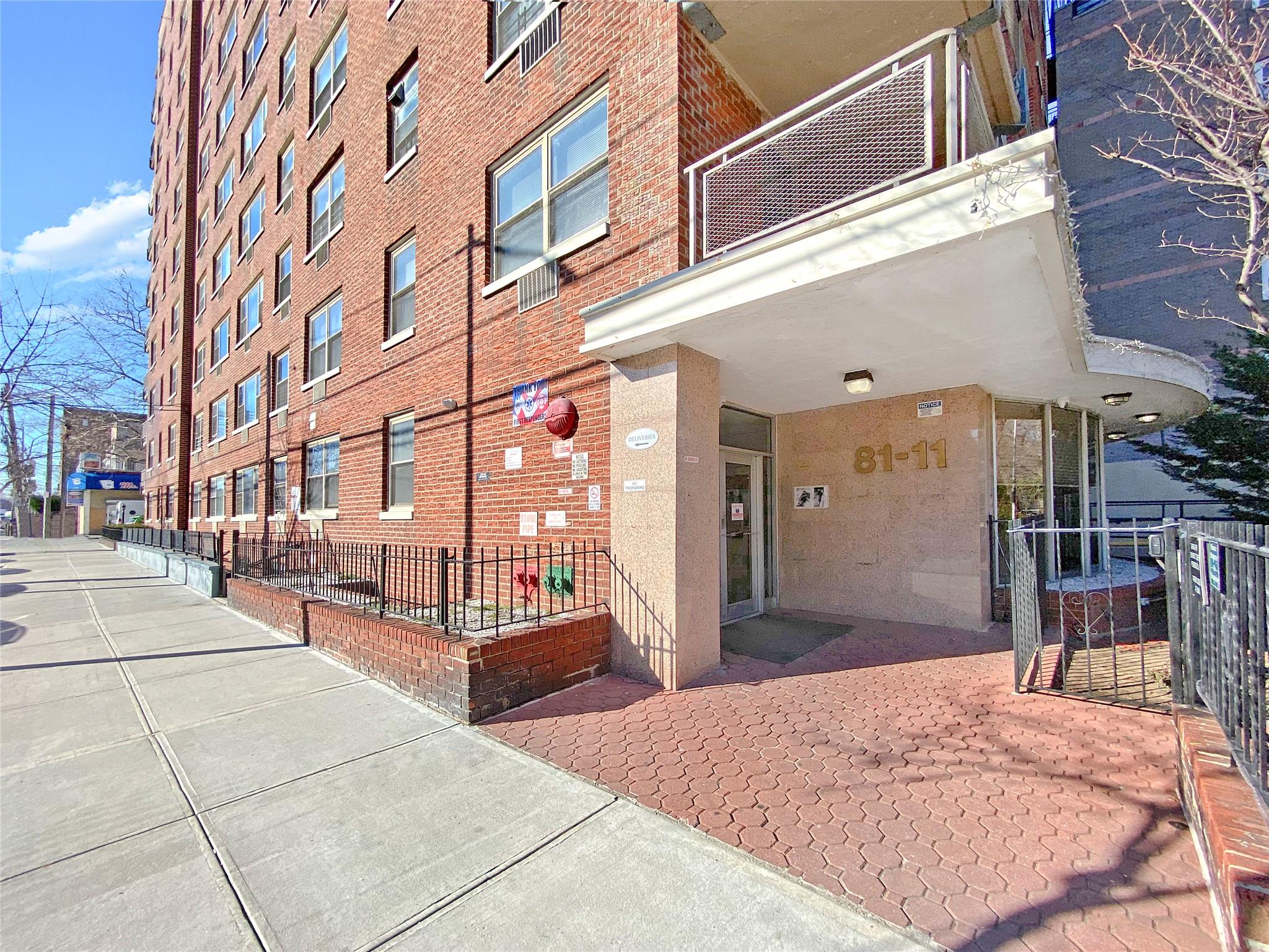 45th Avenue 3R, Elmhurst, Queens, NY - 1 Bathrooms  
3 Rooms - 