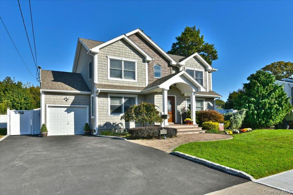 Photo of 1839 Aaron Avenue, East Meadow, NY 11554 (MLS # 927557)