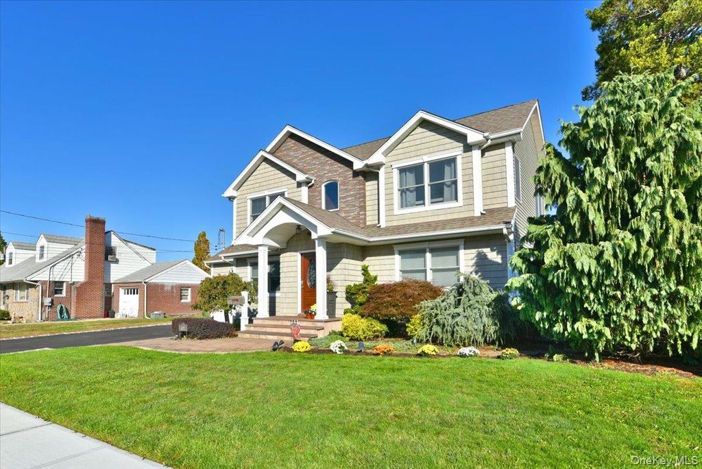 Photo of 1839 Aaron Avenue, East Meadow, NY 11554 (MLS # 927557)