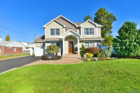 Photo of 1839 Aaron Avenue, East Meadow, NY 11554 (MLS # 927557)