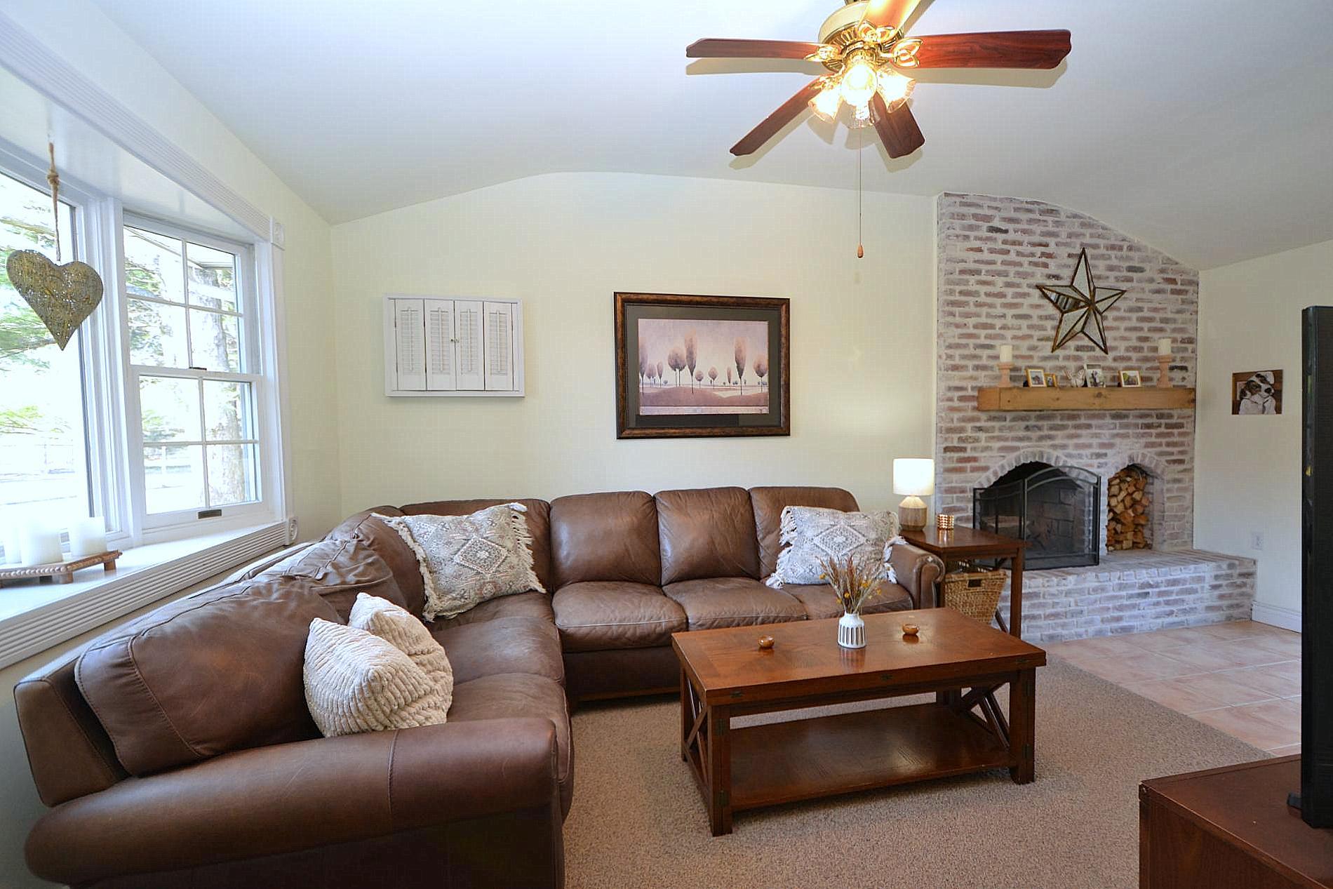 67 Singingwood Drive, Holbrook, New York image 10
