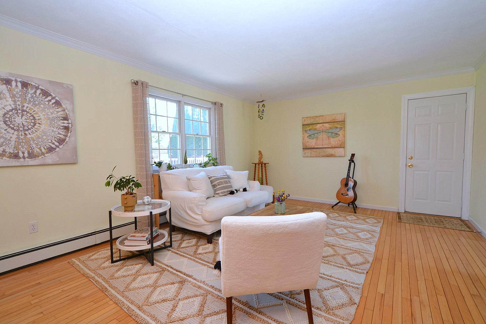 67 Singingwood Drive, Holbrook, New York image 8