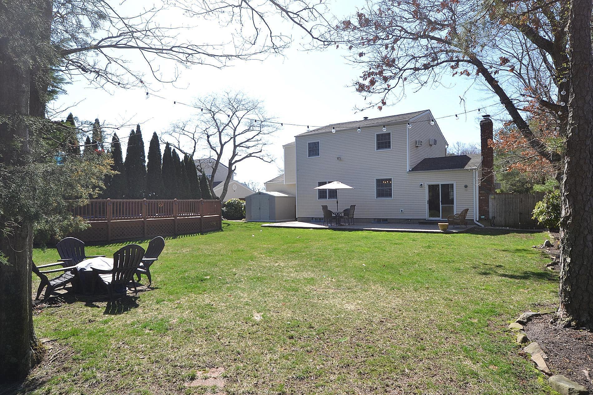 67 Singingwood Drive, Holbrook, New York image 21