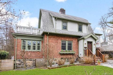 Homes For Sale - 35 Wildwood Road<br/> New Rochelle, NY 10804