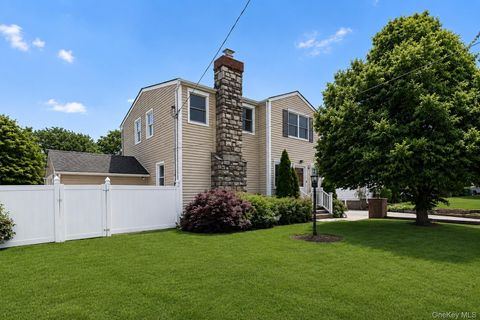 Homes For Sale - 56 Dail Street<br/> New Hyde Park, NY 11040