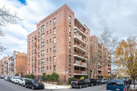 Photo of 94-11 34th Road #7A, Jackson Heights, NY 11372 (MLS # 926198)