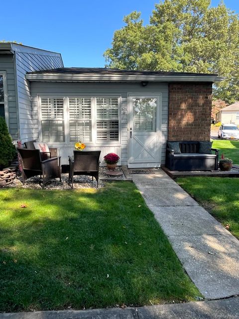 Photo of 424 Woodbridge Drive #D, Ridge, NY 11961 (MLS # 912608)