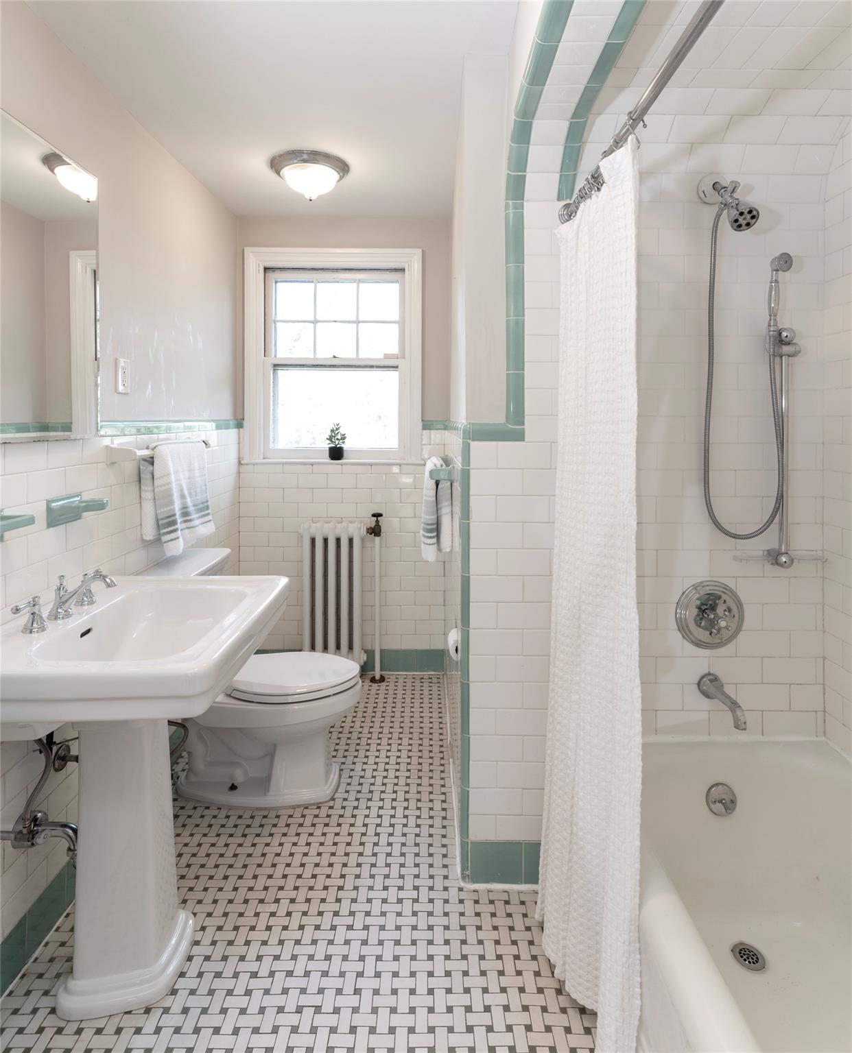 524 N Midland Avenue, Nyack, New York image 21