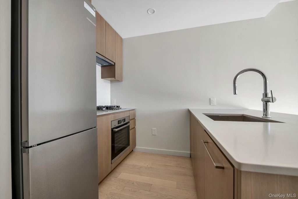 Photo of 13102A 40th Road #9D, Flushing, NY 11354 (MLS # 1047384)