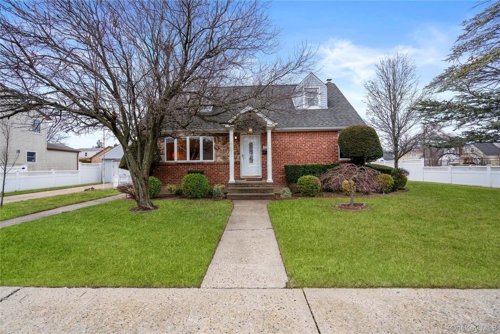 Photo of 128 Rule Street, Franklin Square, NY 11010 (MLS # 955793)