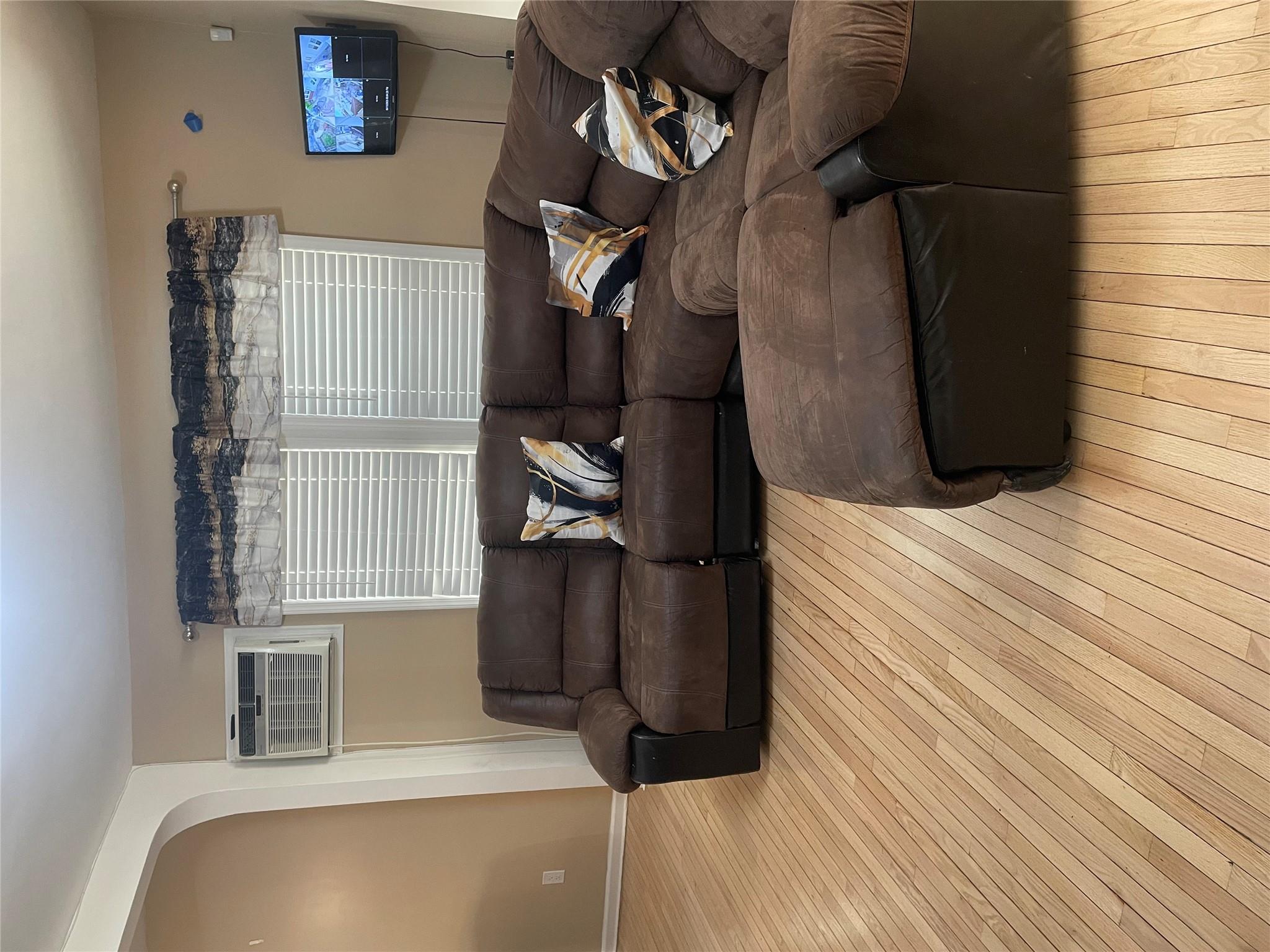 113-21 203rd Street, Saint Albans, New York image 3