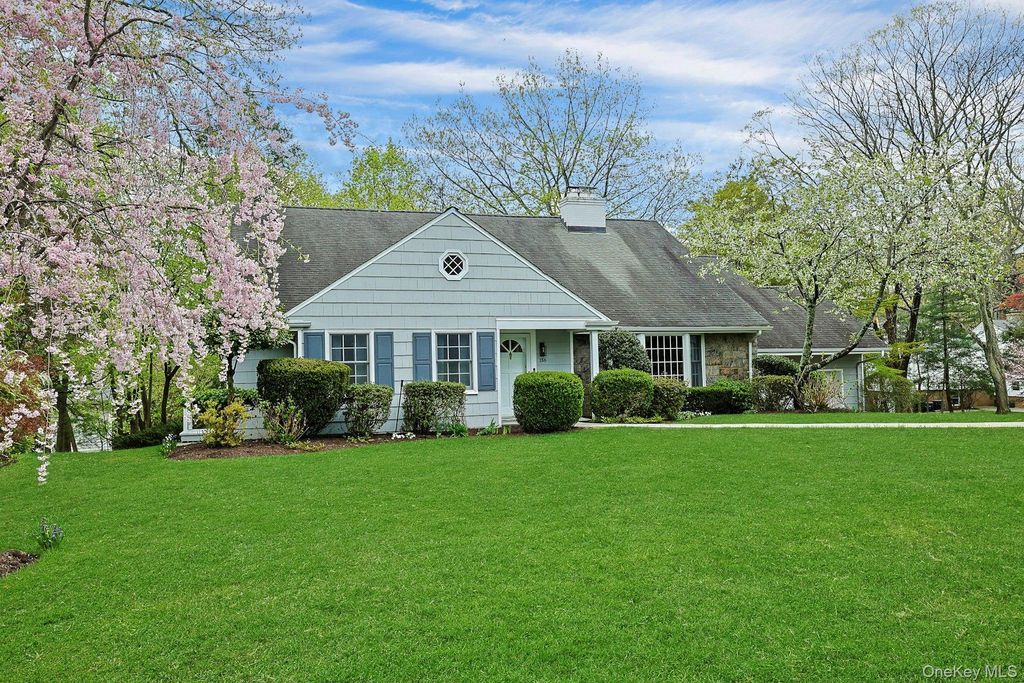 Photo of 156 Rock Creek Lane, Scarsdale, NY 10583 (MLS # 987007)