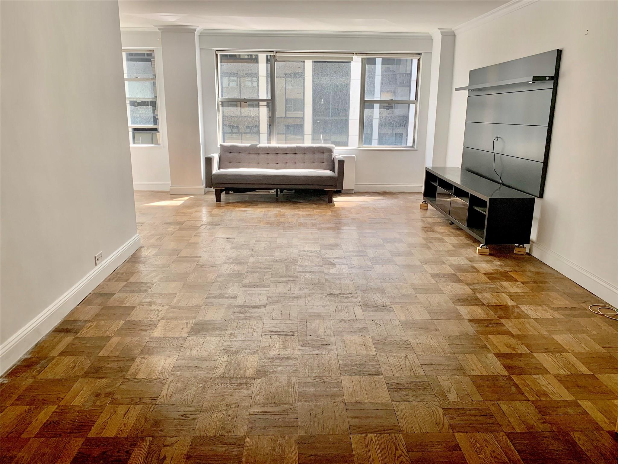 77 W 55th St 4D