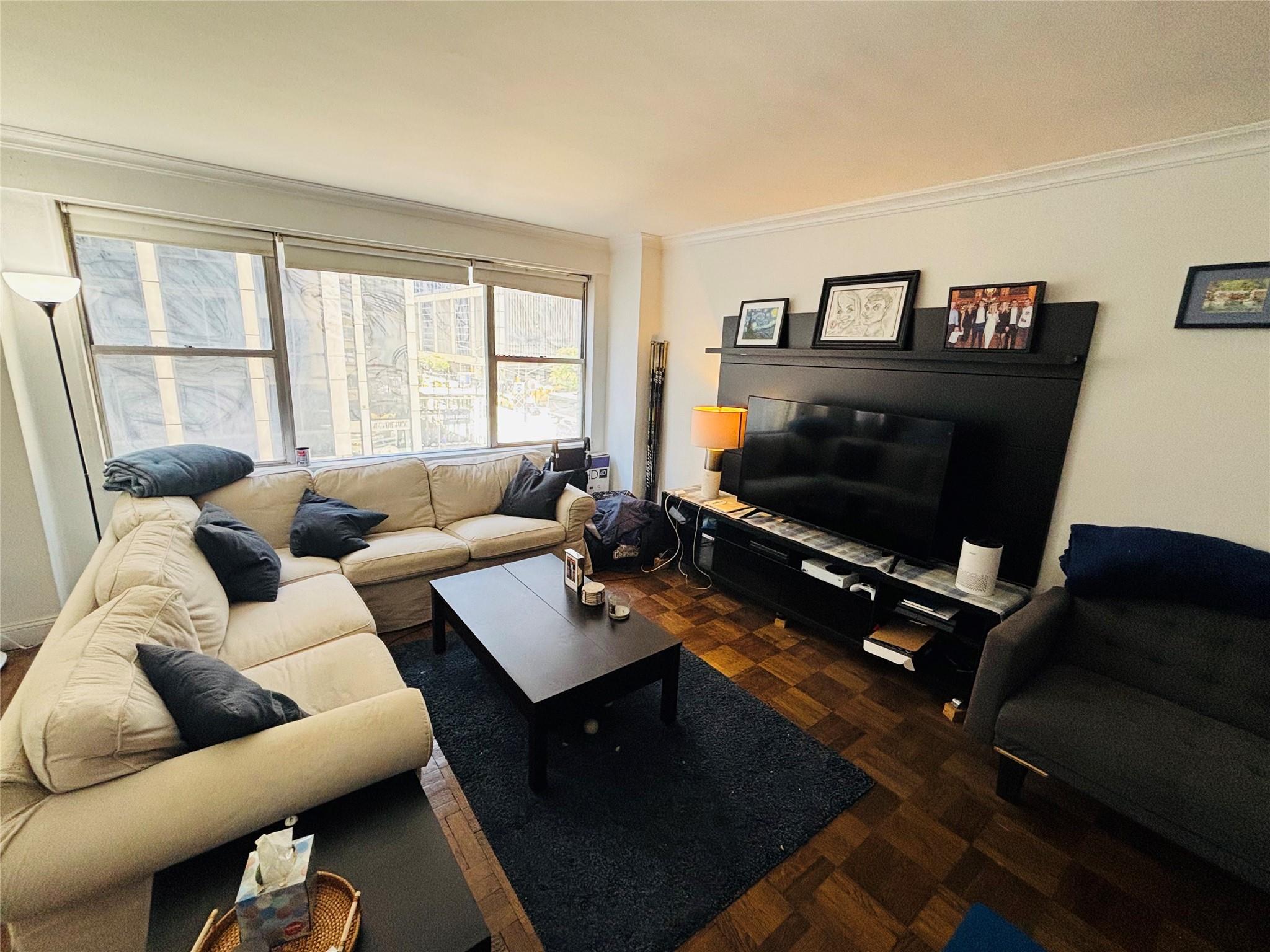 77 W 55th St 4D