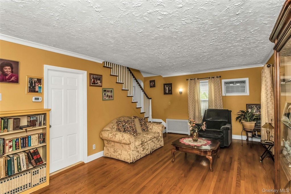Photo of 830 Davis Avenue, Uniondale, NY 11553 (MLS # 922479)