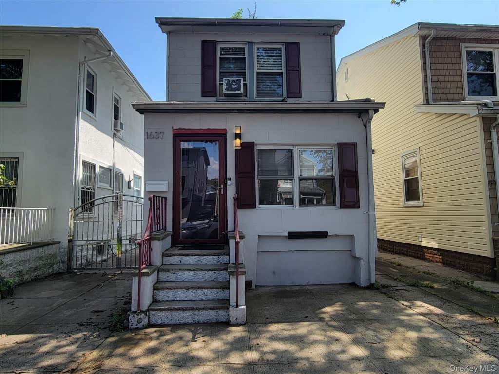 Photo of 1637 West 2nd Street, Brooklyn, NY 11223 (MLS # 1035991)