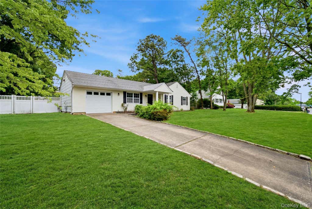 Photo of 15 Groton Lane, Coram, NY 11727 (MLS # 1018470)