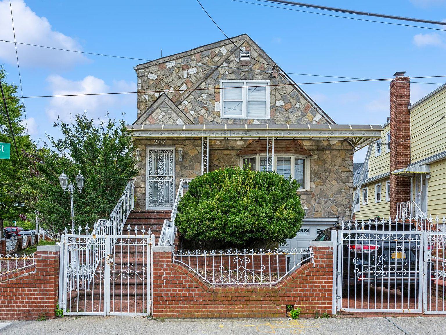 Property for Sale at Beach 13th Street, Far Rockaway, Queens, NY - Bedrooms: 4 
Bathrooms: 2 
Rooms: 9  - $899,999