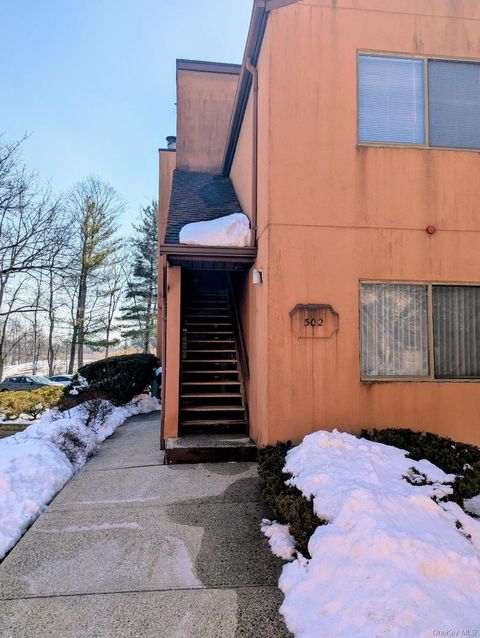 Condo For Sale - 302 Town Hill Road #302<br/> Nanuet, NY 10954