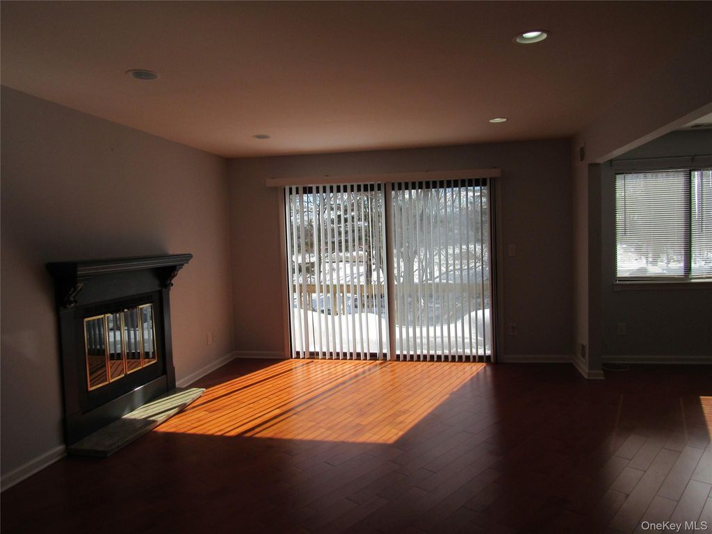 Photo of 302 Town Hill Road #302, Nanuet, NY 10954 (MLS # 964411)