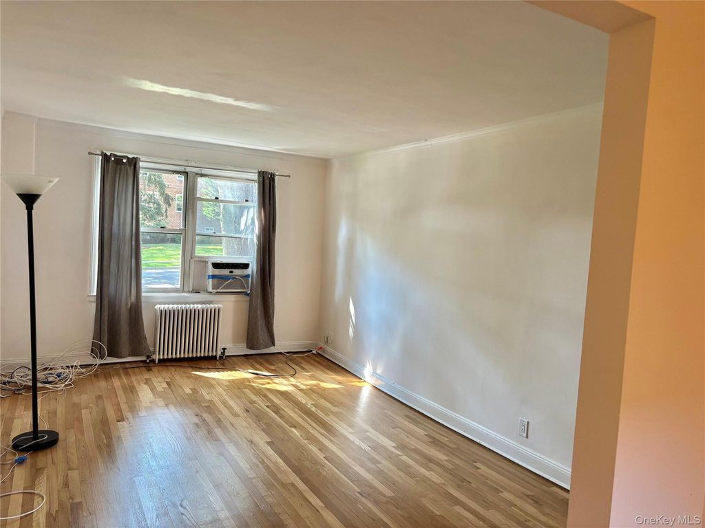 Photo of 3 Edward Streets #1 G, Roslyn Heights, NY 11577 (MLS # 965099)