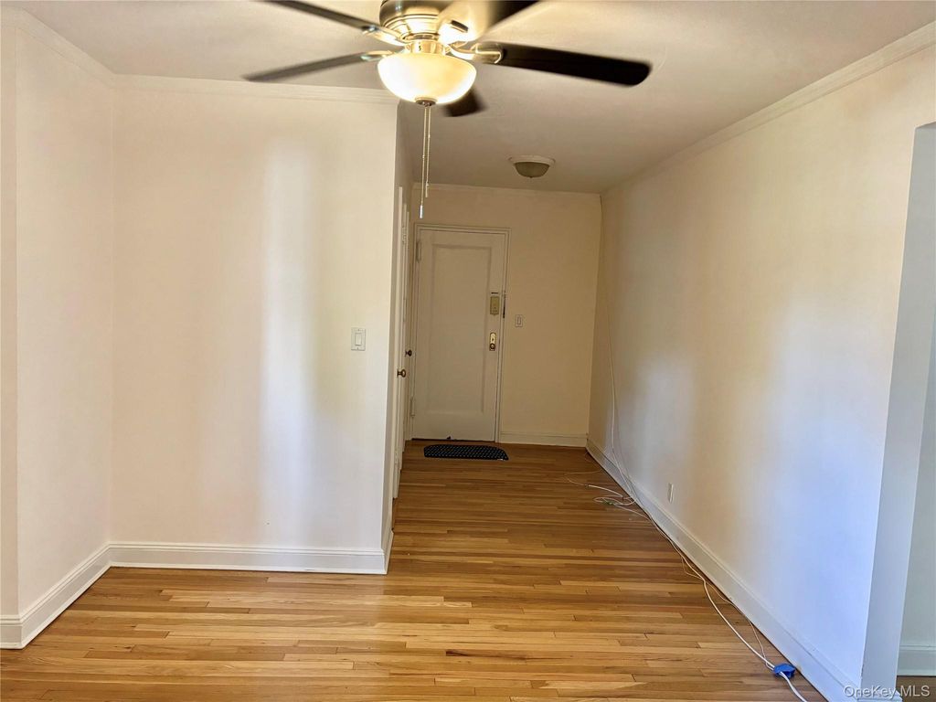 Photo of 3 Edward Streets #1 G, Roslyn Heights, NY 11577 (MLS # 965099)