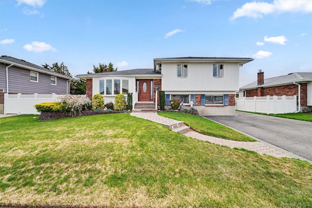 Photo of 126 Washington Street, Farmingdale, NY 11735 (MLS # 986248)