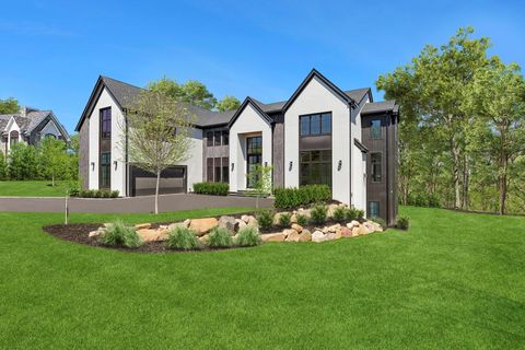 28 Earle Drive Muttontown NY 11791