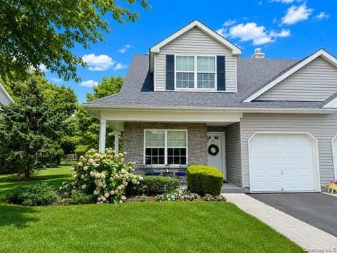 Condo For Sale - 129 Maya Circle<br/> Central Islip, NY 11722