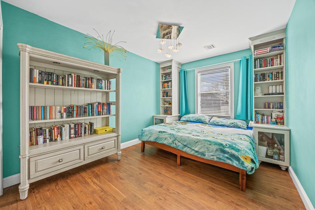 564 Rica Lane, Woodmere, Florida image 32