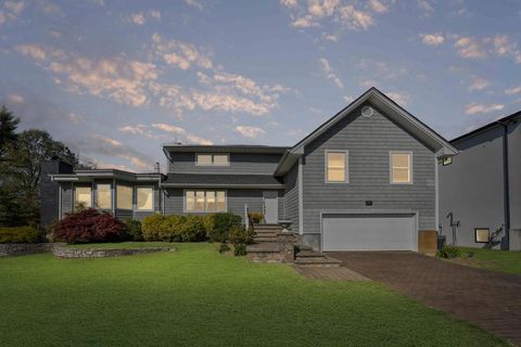 564 Rica Lane Woodmere NY 11598