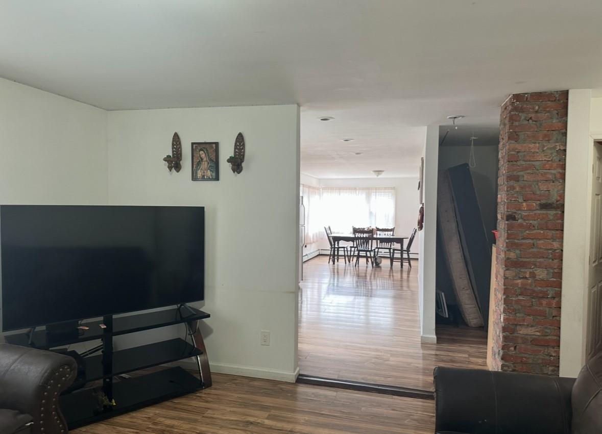 553 Raynor Ave Avenue, Riverhead, New York image 4