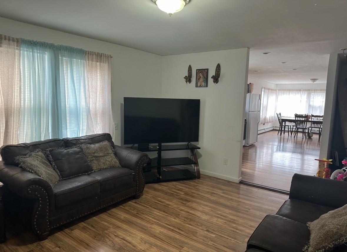 553 Raynor Ave Avenue, Riverhead, New York image 3