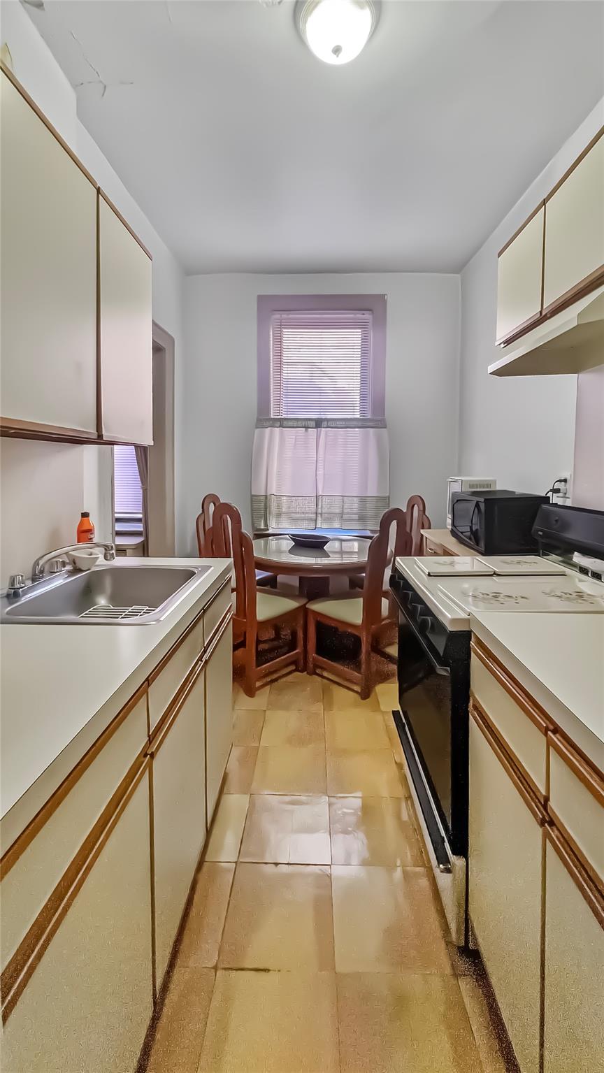 37-20 81 Street #5G, Jackson Heights, New York image 3