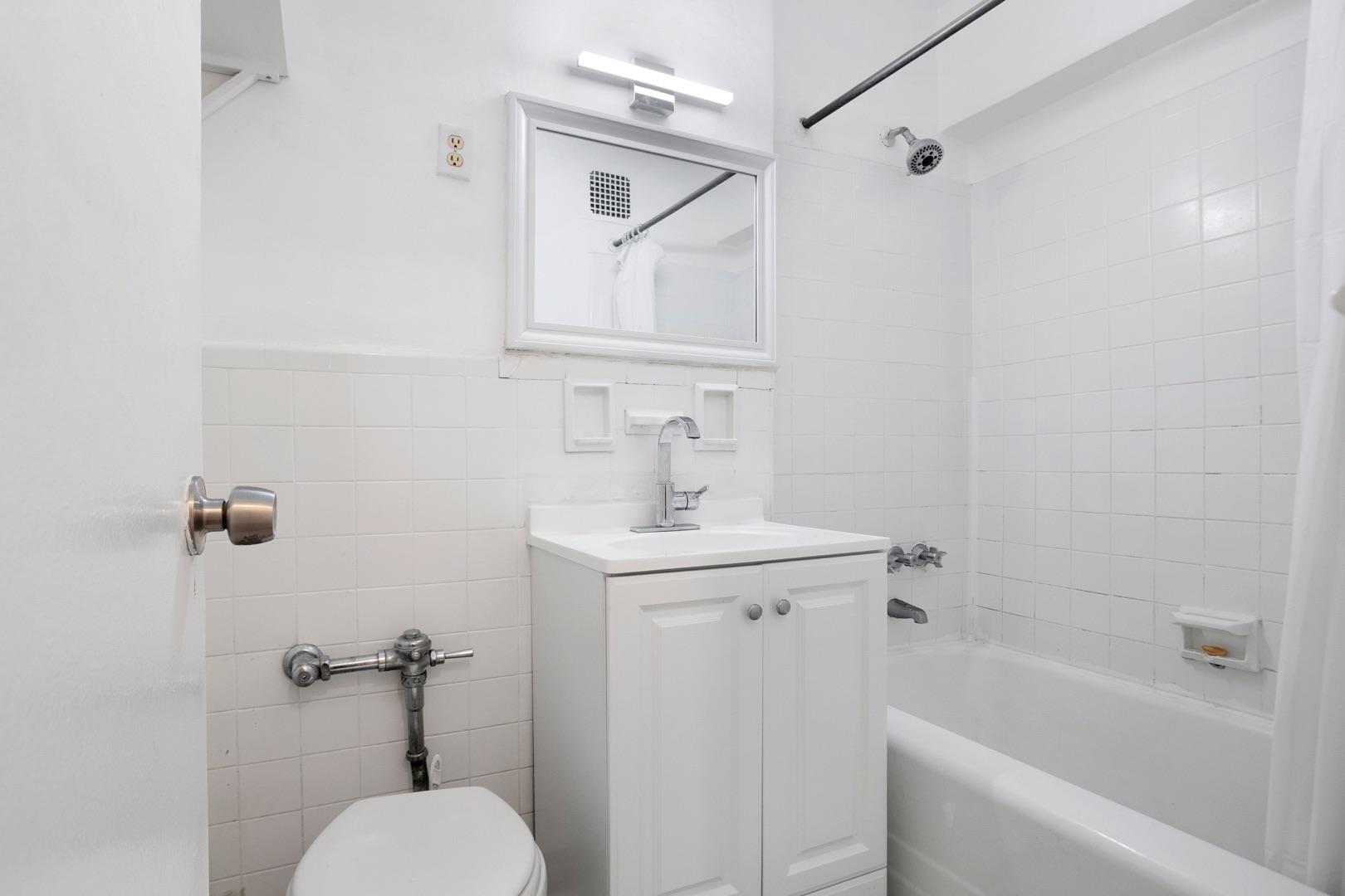 63-95 Austin Street #2C, Rego Park, New York image 8