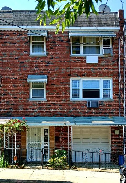Multifamily For Sale - 804 E 221st Street<br/> Bronx, NY 10467