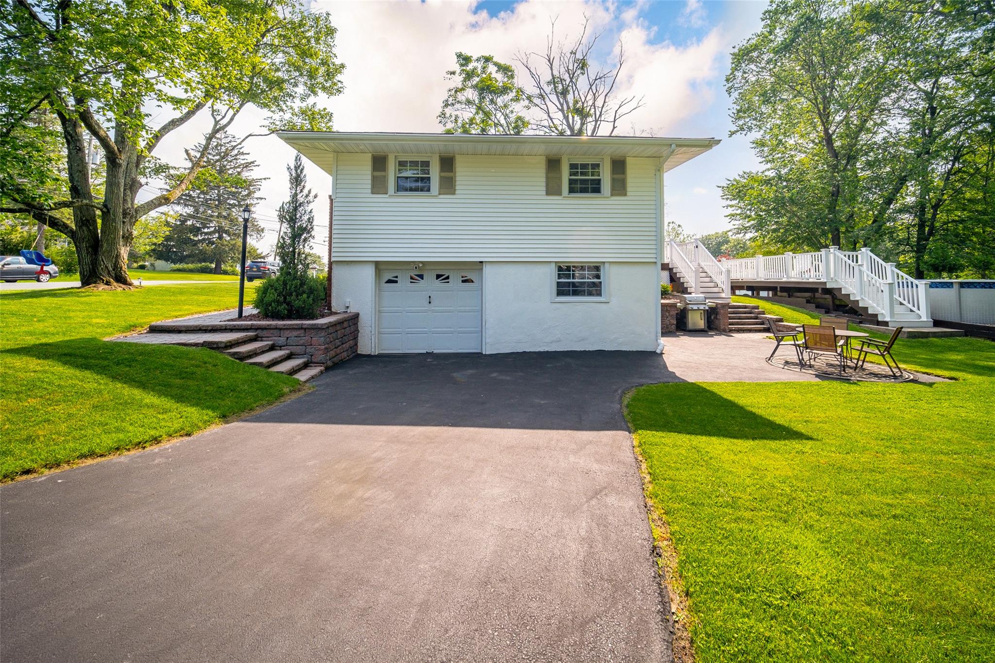 10 Tulip Lane